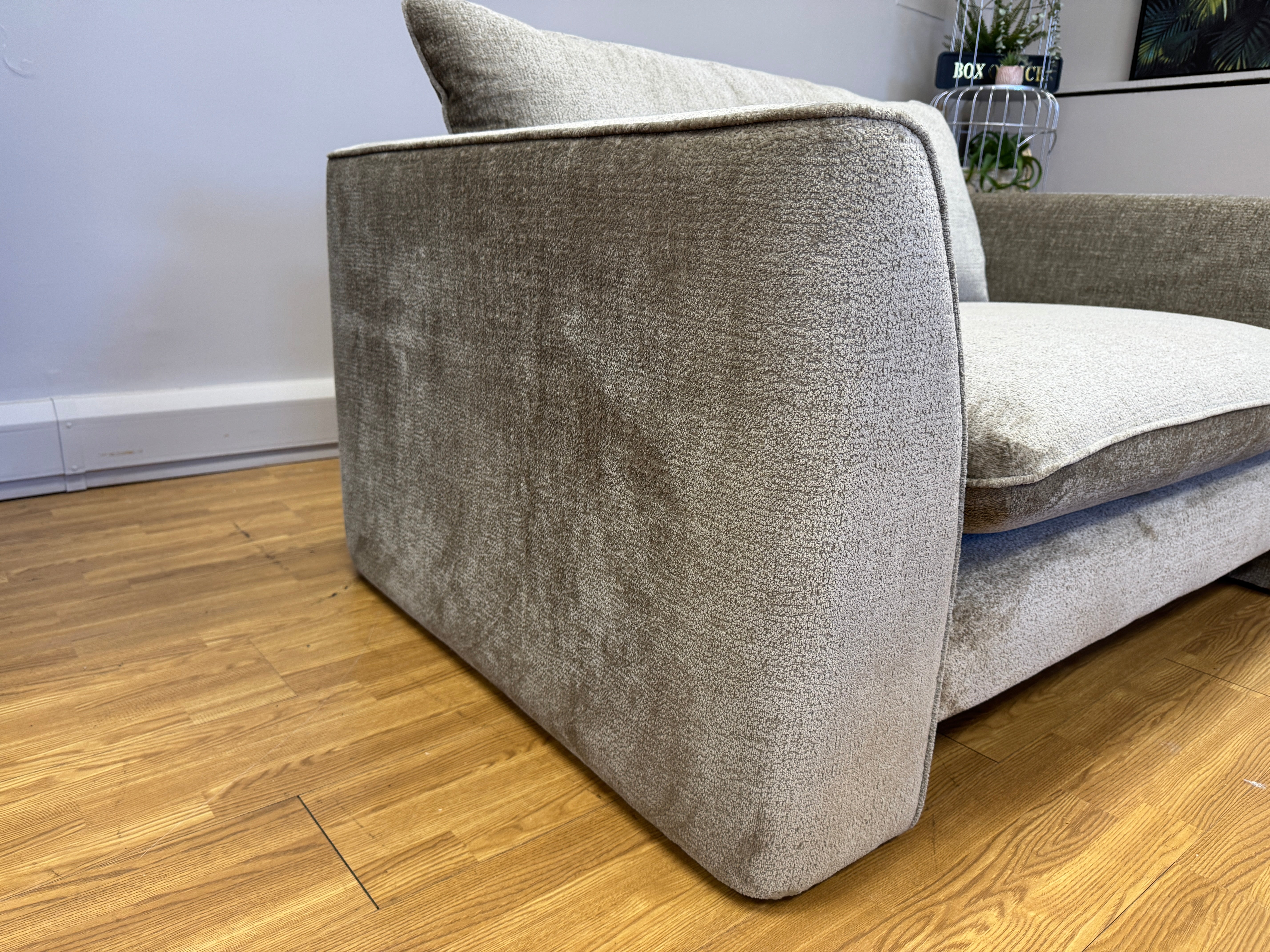 Sofology Ziggy loveseat in latte all over chenille fabric