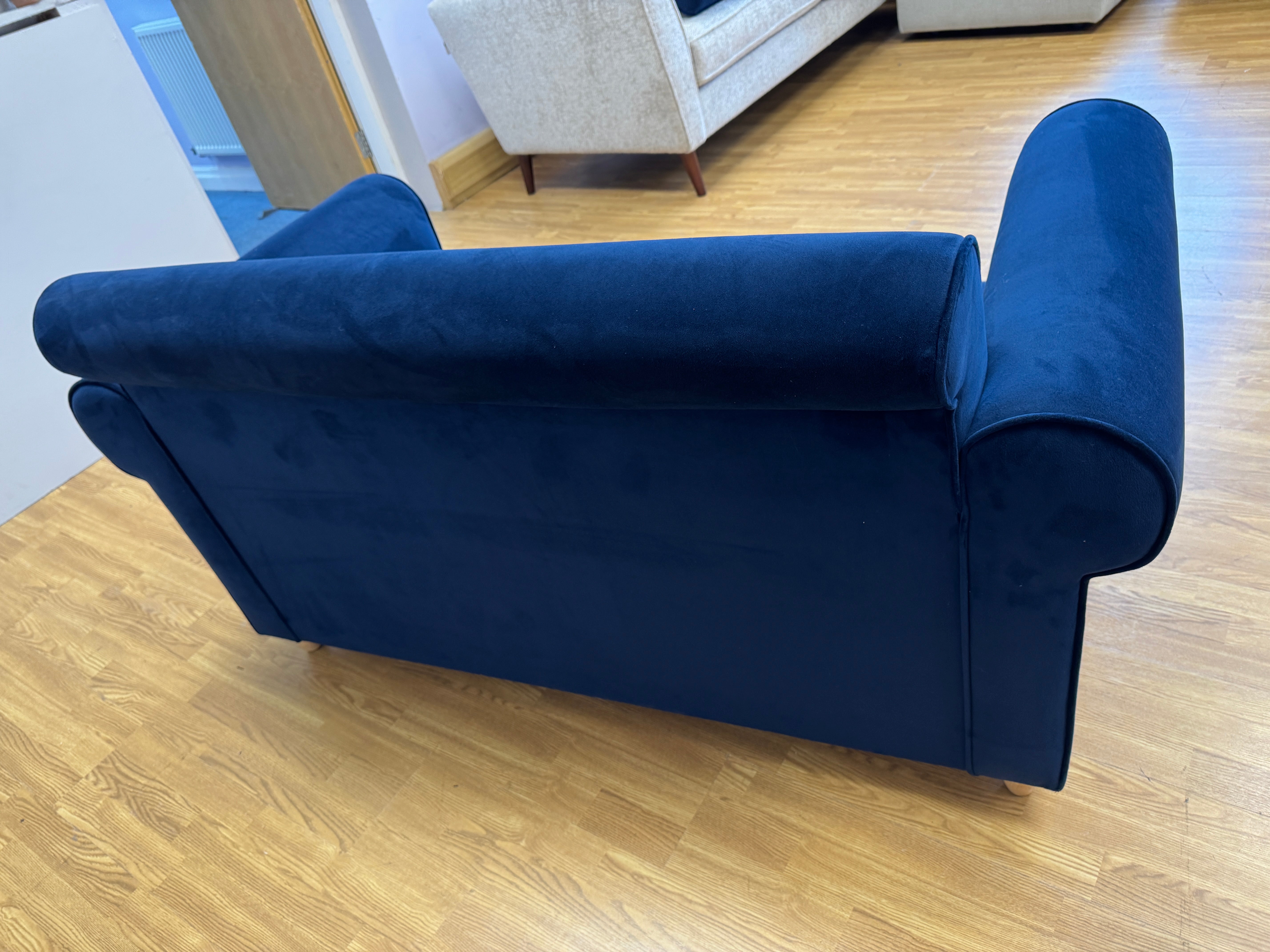 Willow & Hall Buttermere loveseat in Navy blue velvet