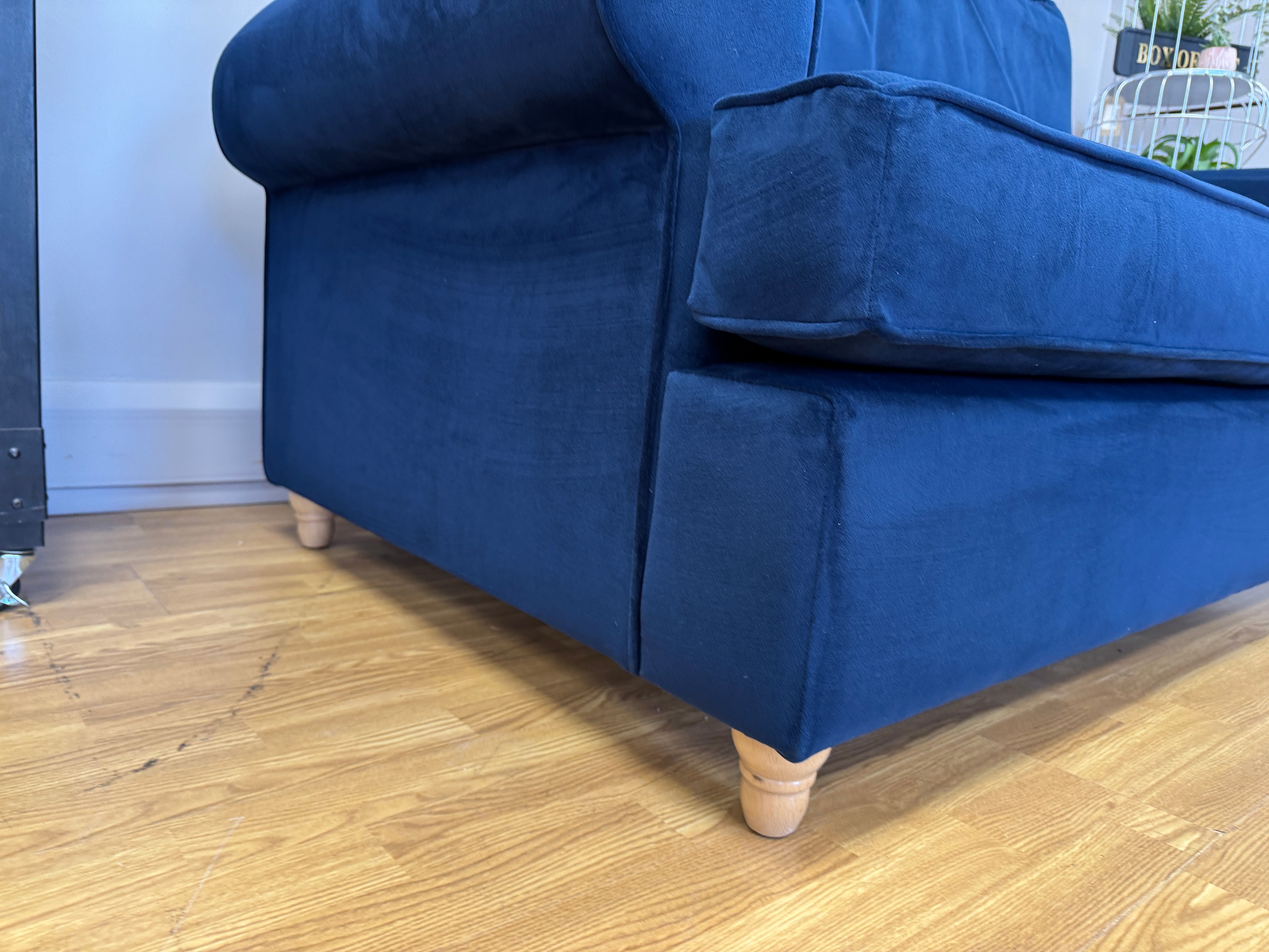 Willow & Hall Buttermere loveseat in Navy blue velvet