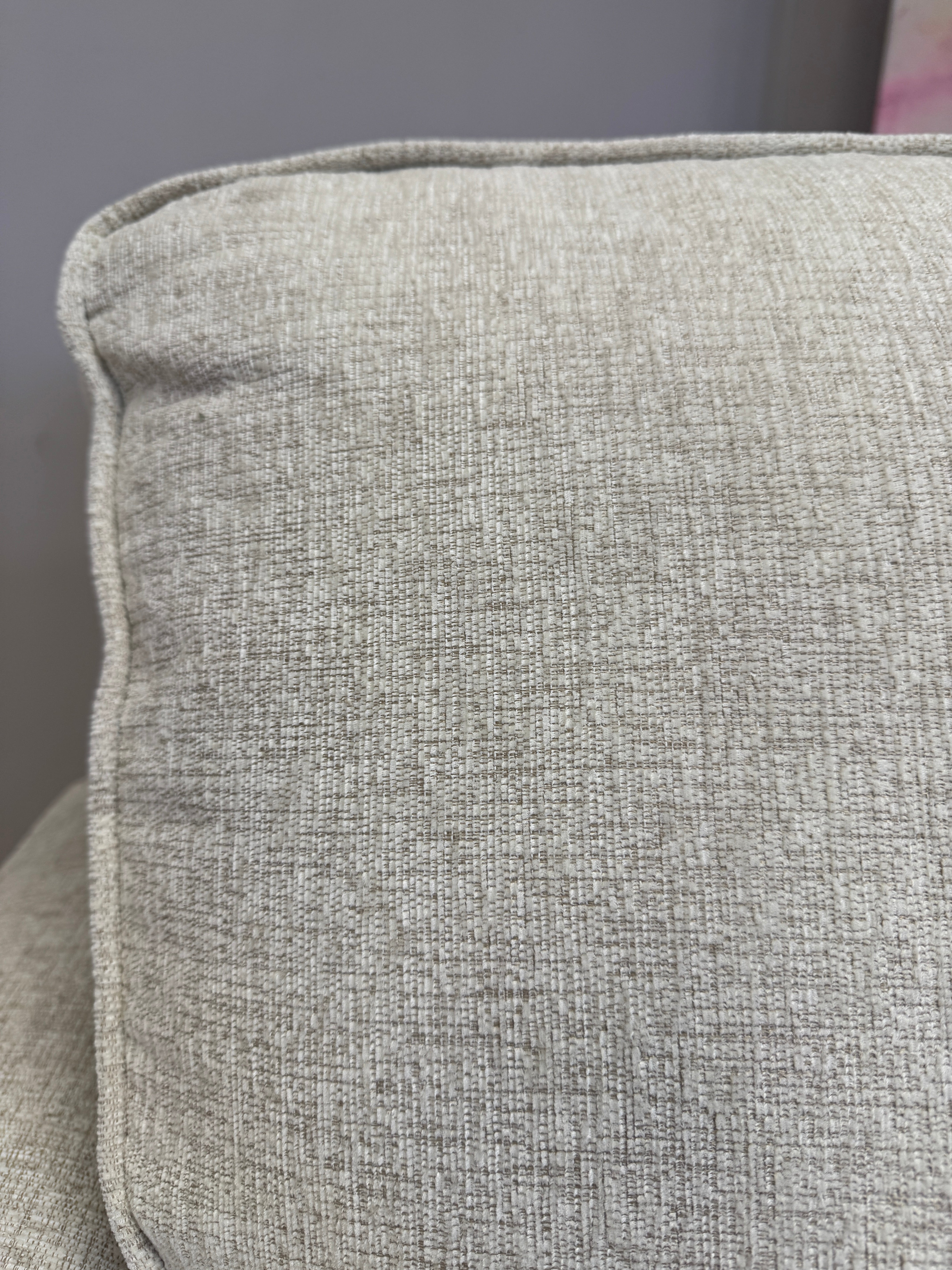 Fantasia Armchair in Lassie Linen fabric