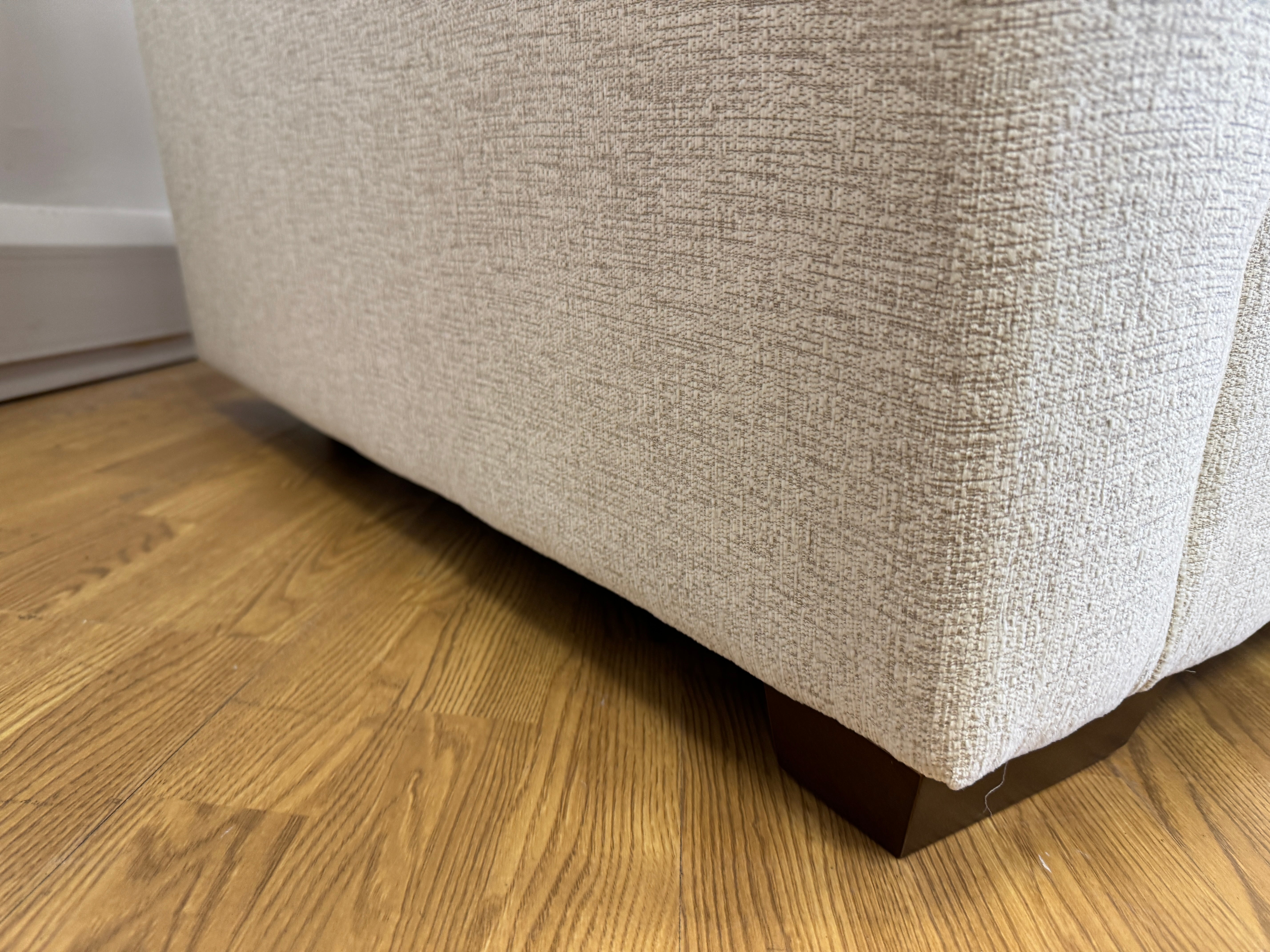 Fantasia Armchair in Lassie Linen fabric