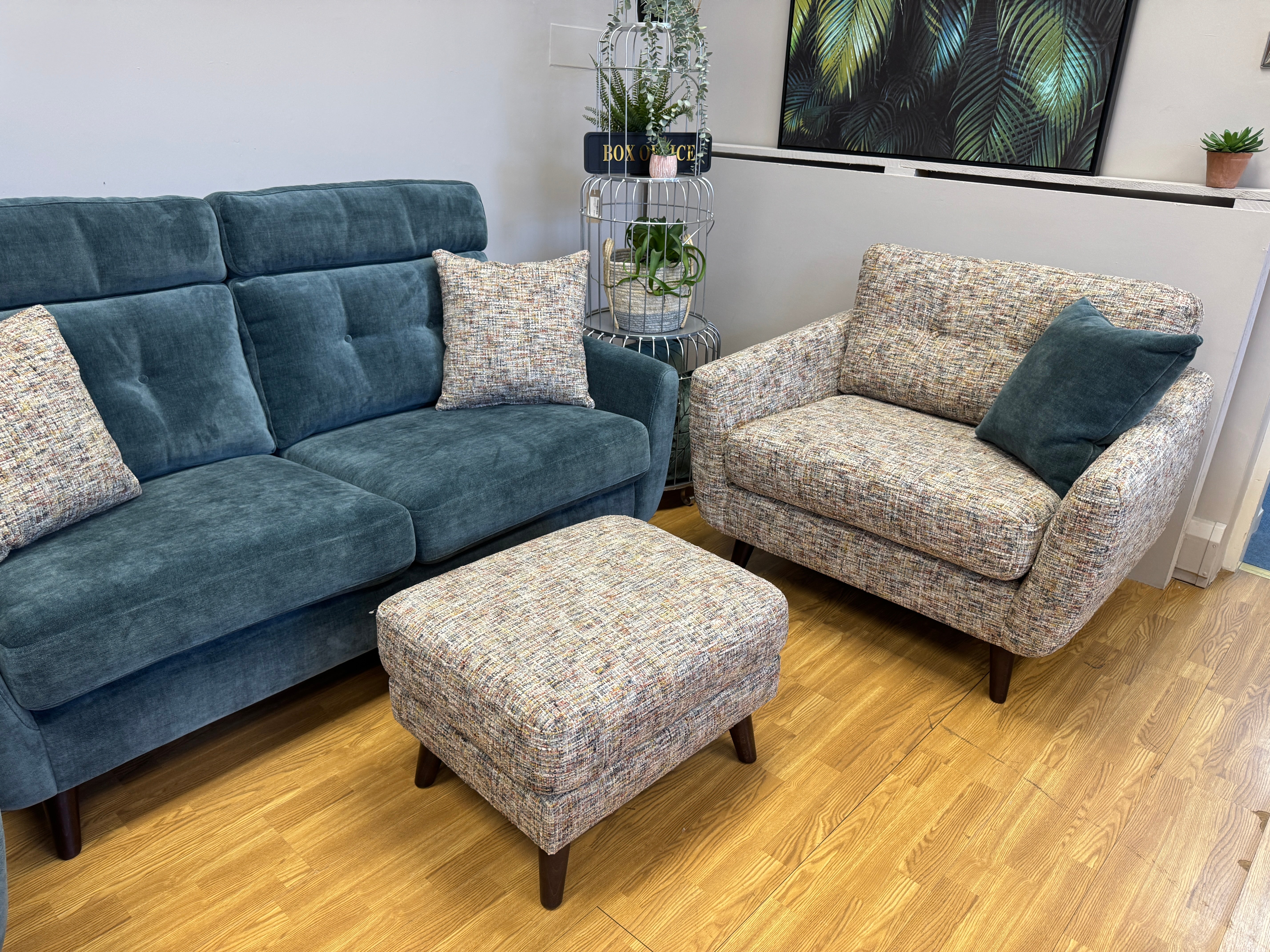 Sala standard back loveseat