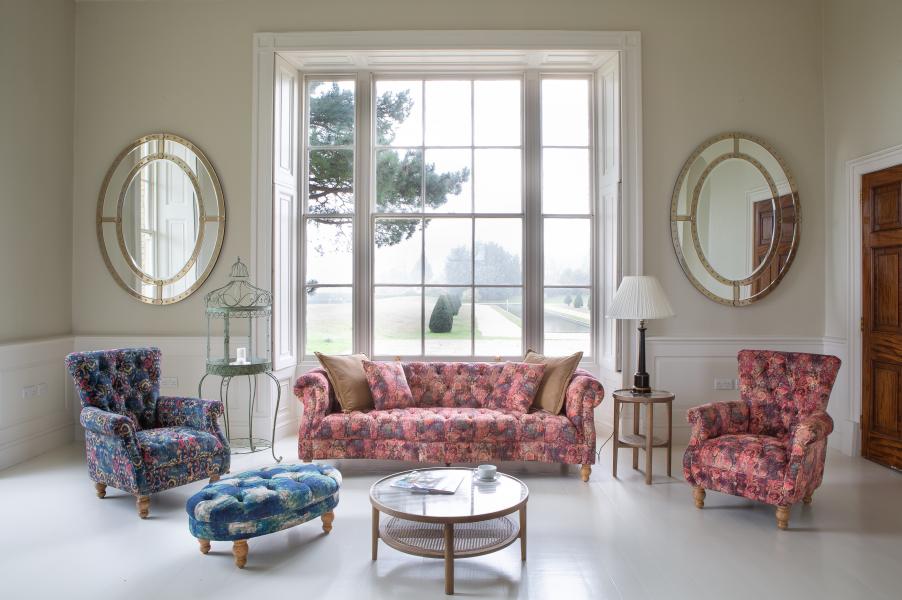 Donegal medium 2 seater Chesterfield sofa in Harrington printed blue velvet