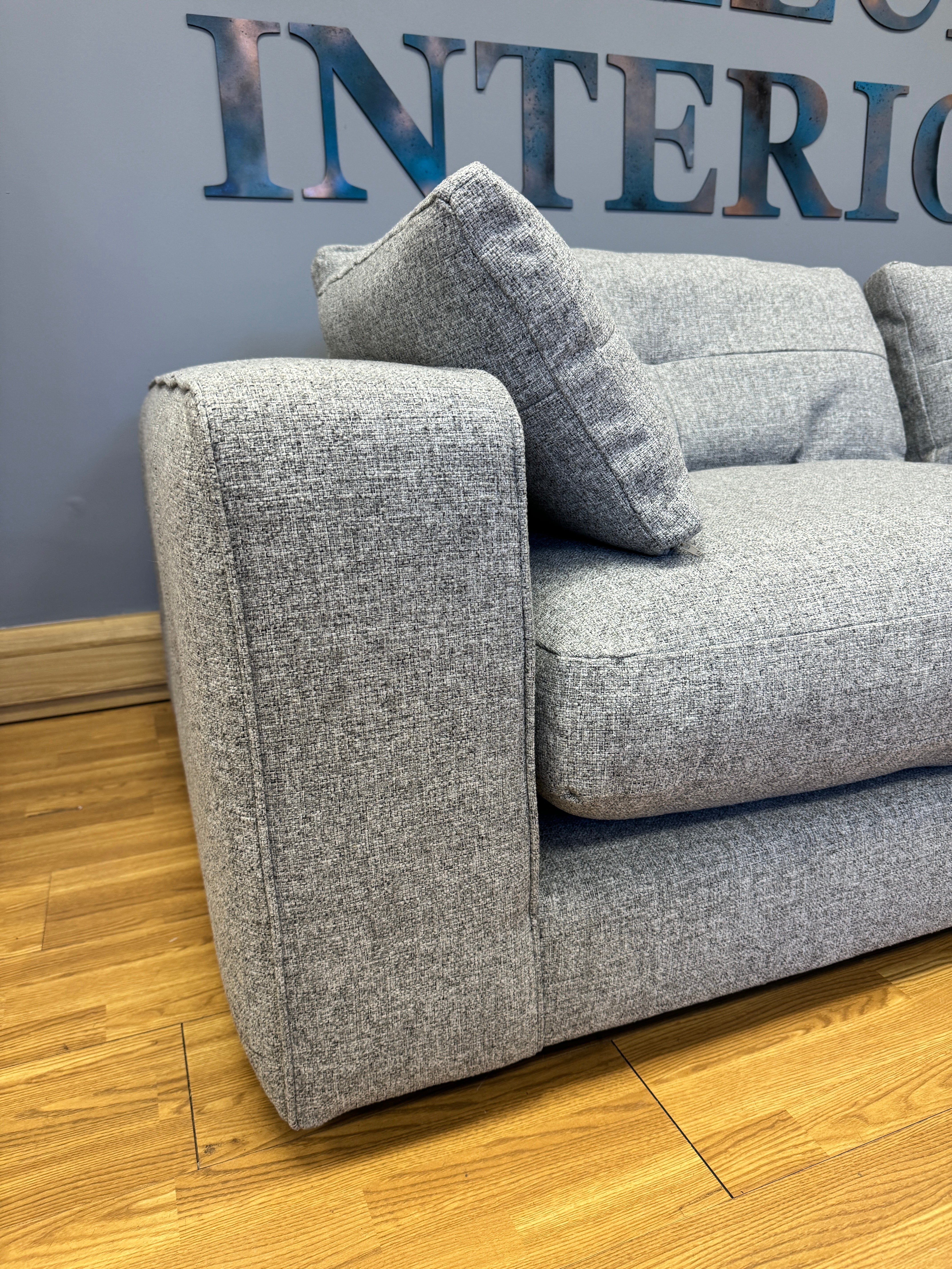 GRAND DESIGNS TENBBY XL 4 seater split sofa in light grey mix weave fabric