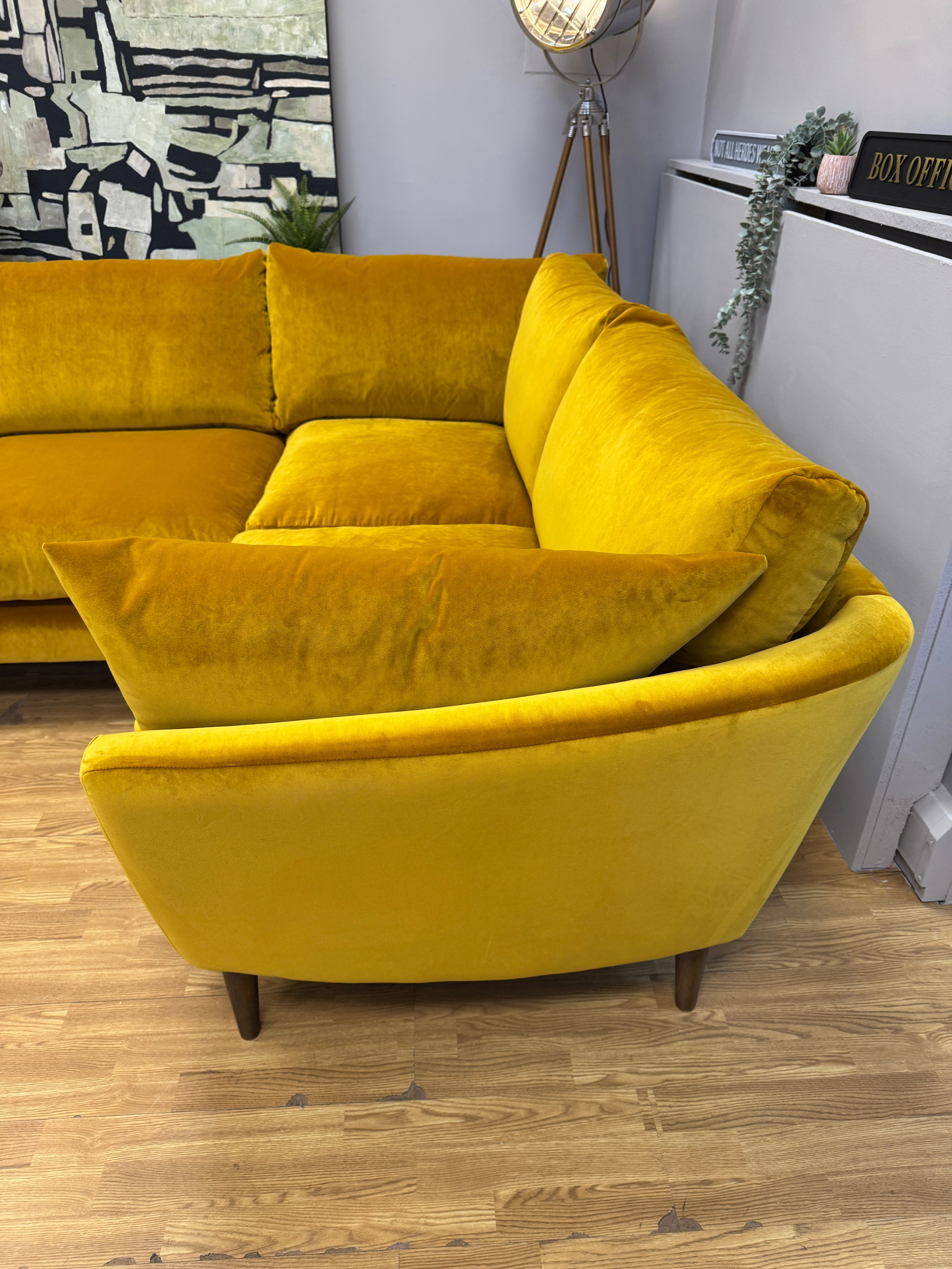 Groover right facing 3 piece corner sofa in Butterscotch clever velvet