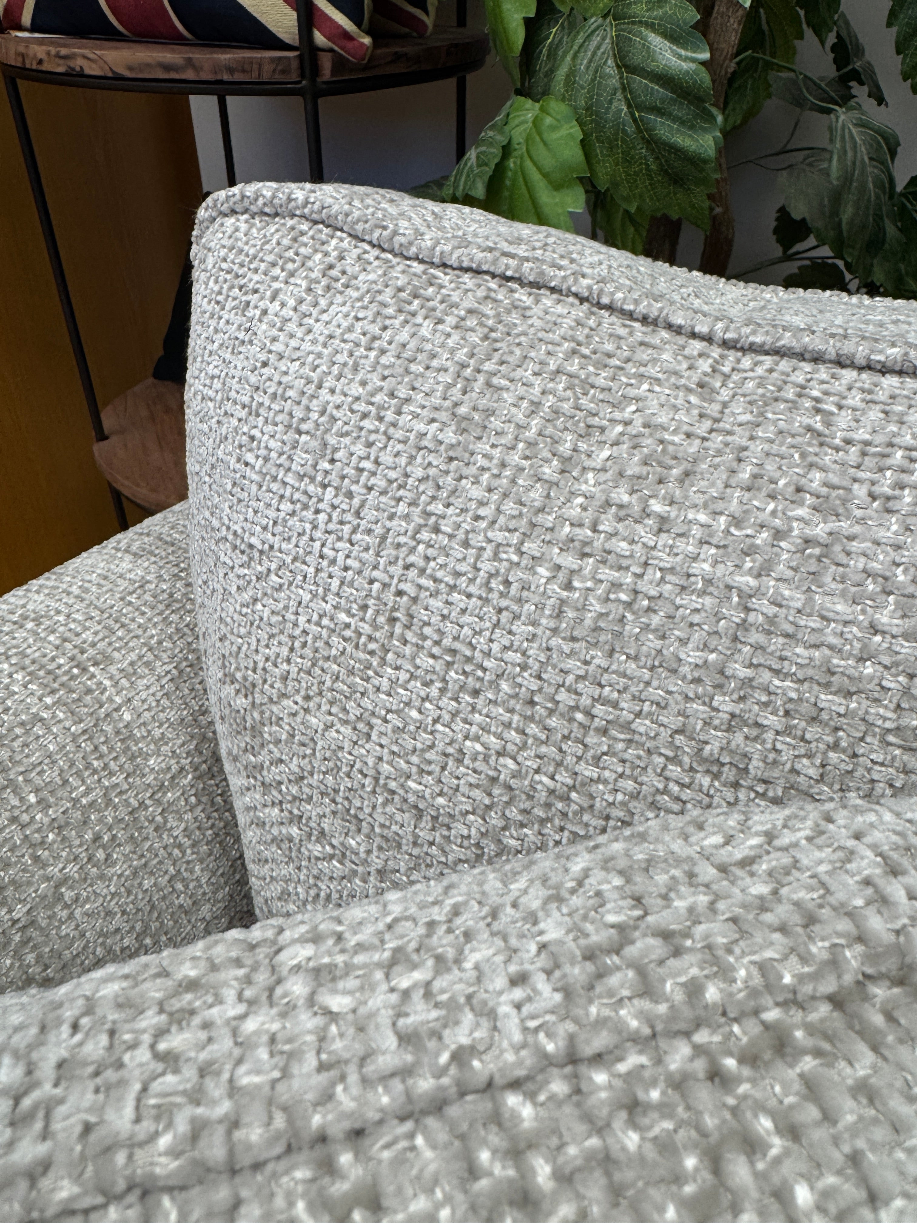 Canterbury 4 seater sofa in Tabby Humice chenille cross weave