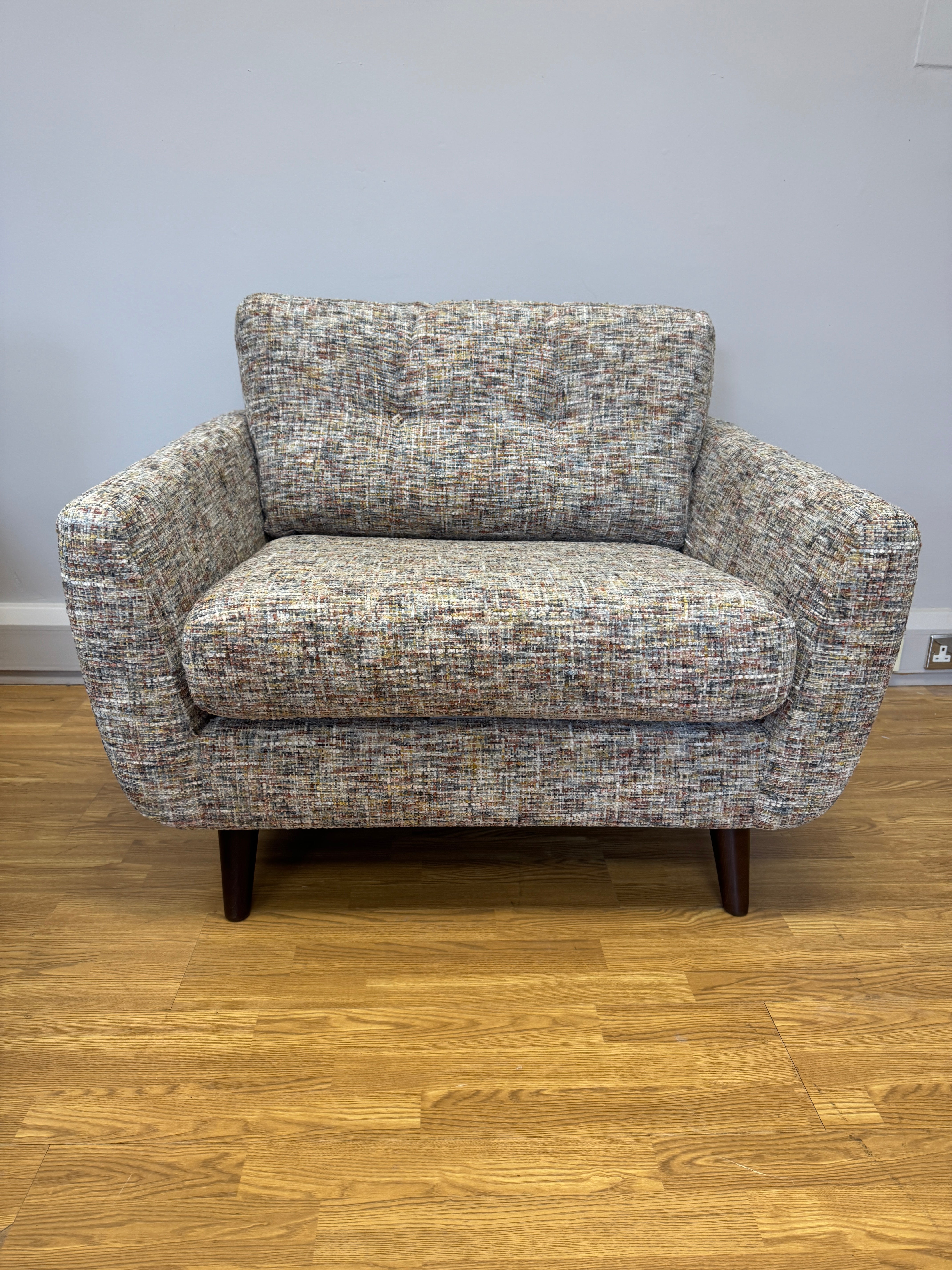 Sala high back loveseat