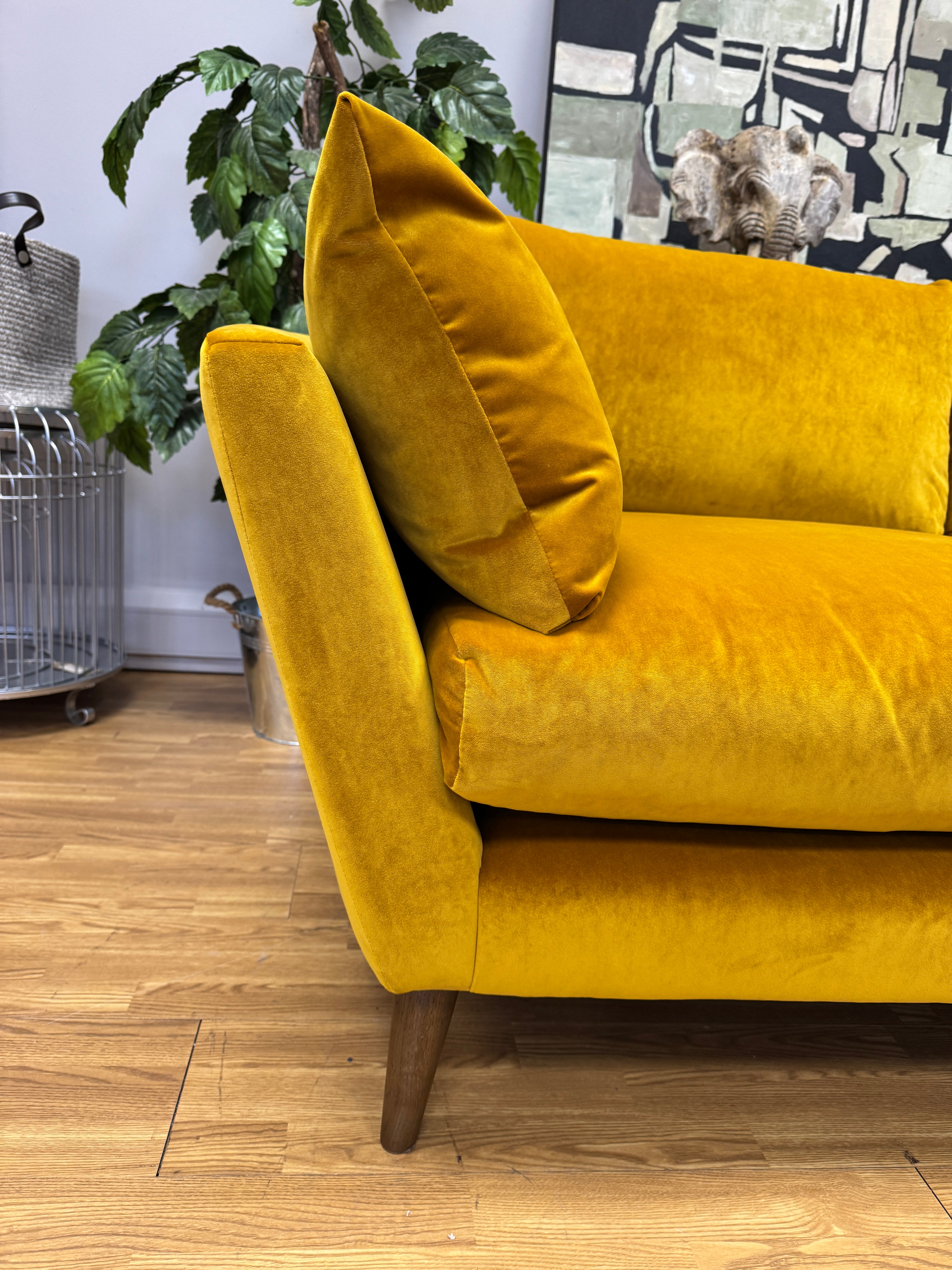 Groover right facing 3 piece corner sofa in Butterscotch clever velvet