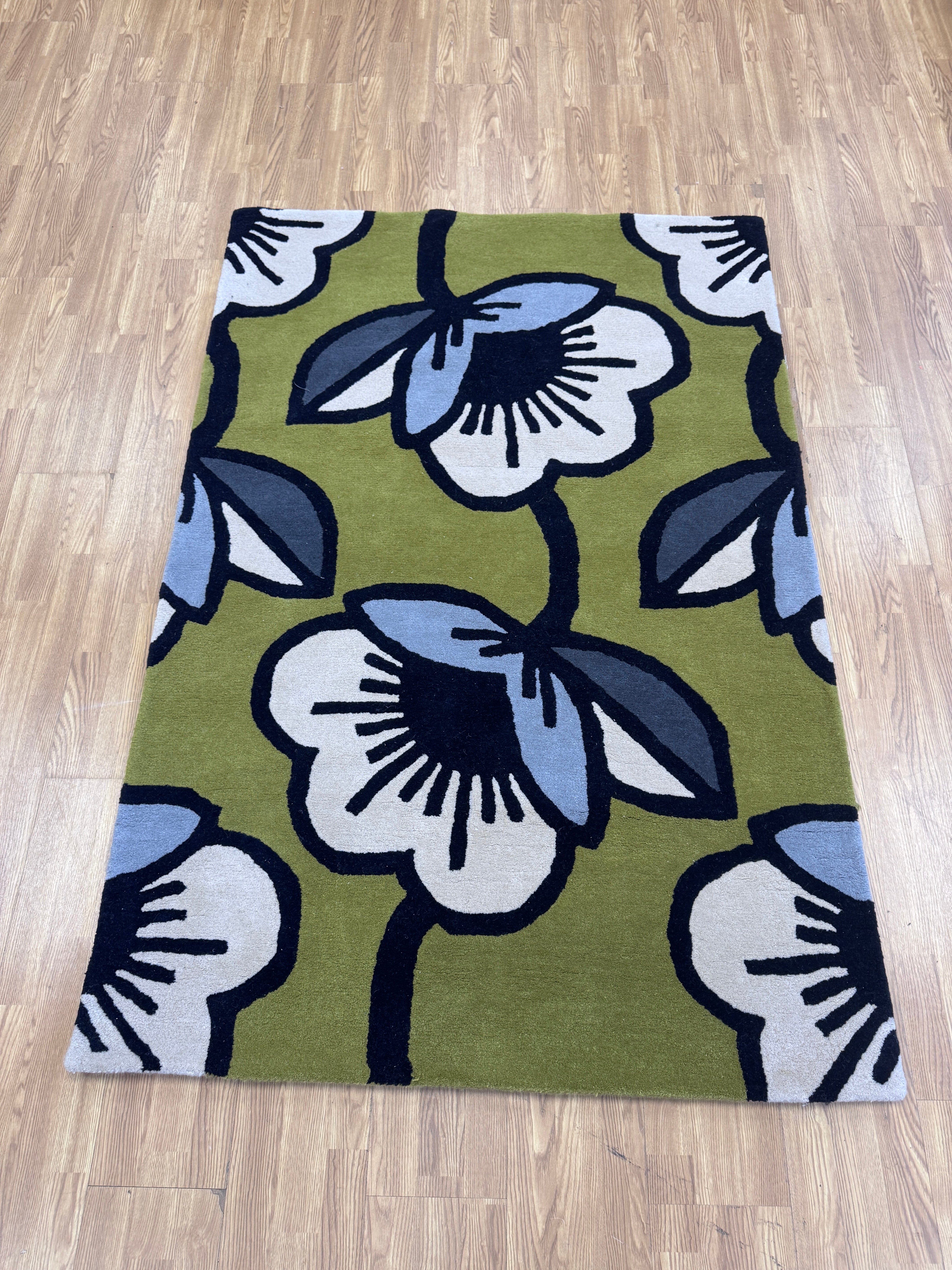 Poppy Flower rug in Olive 100% wool 120 x 180cm