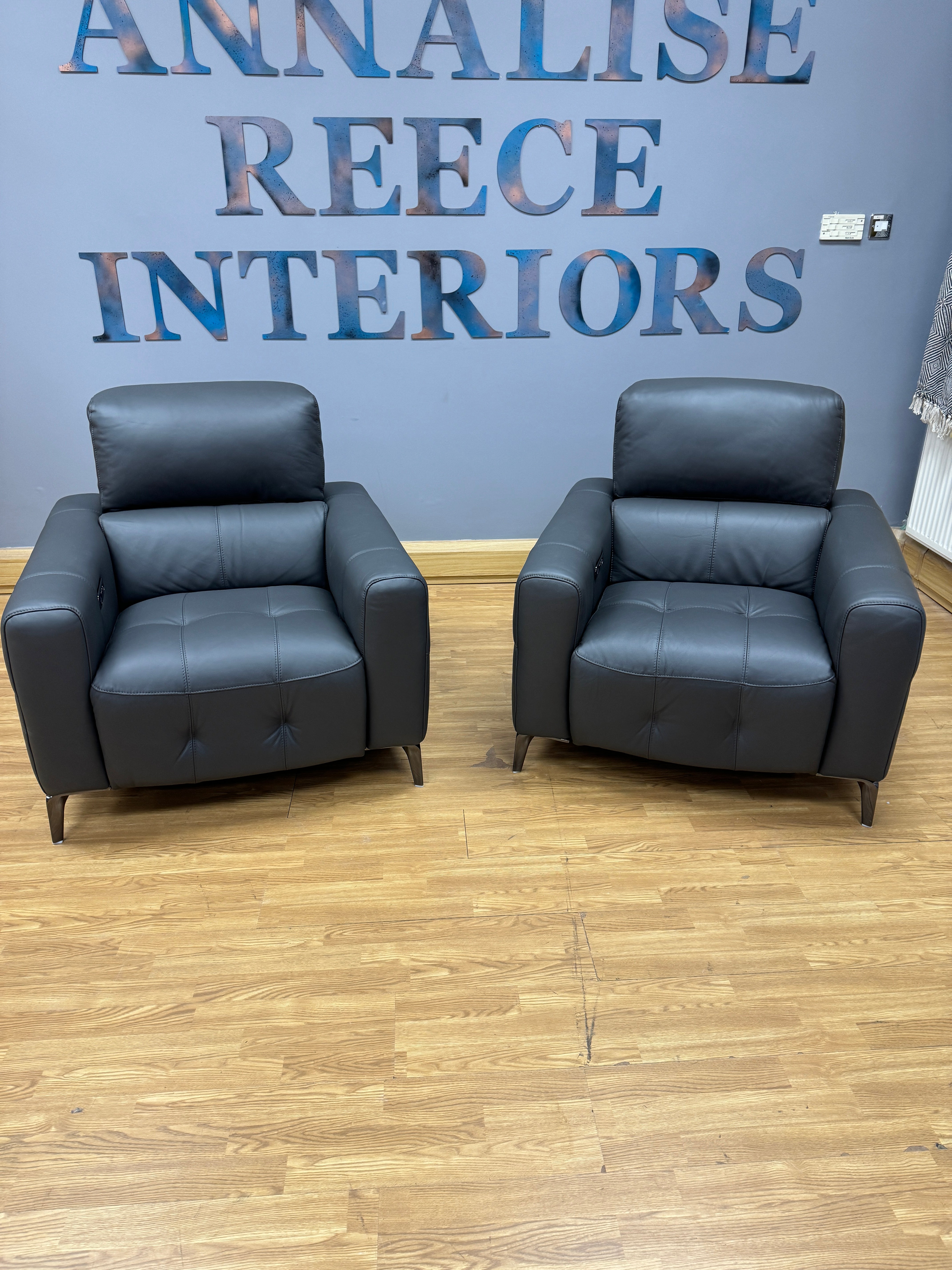 New York 2 seater electric reclining sofa & pair of matching reclining armchairs RRP £4885