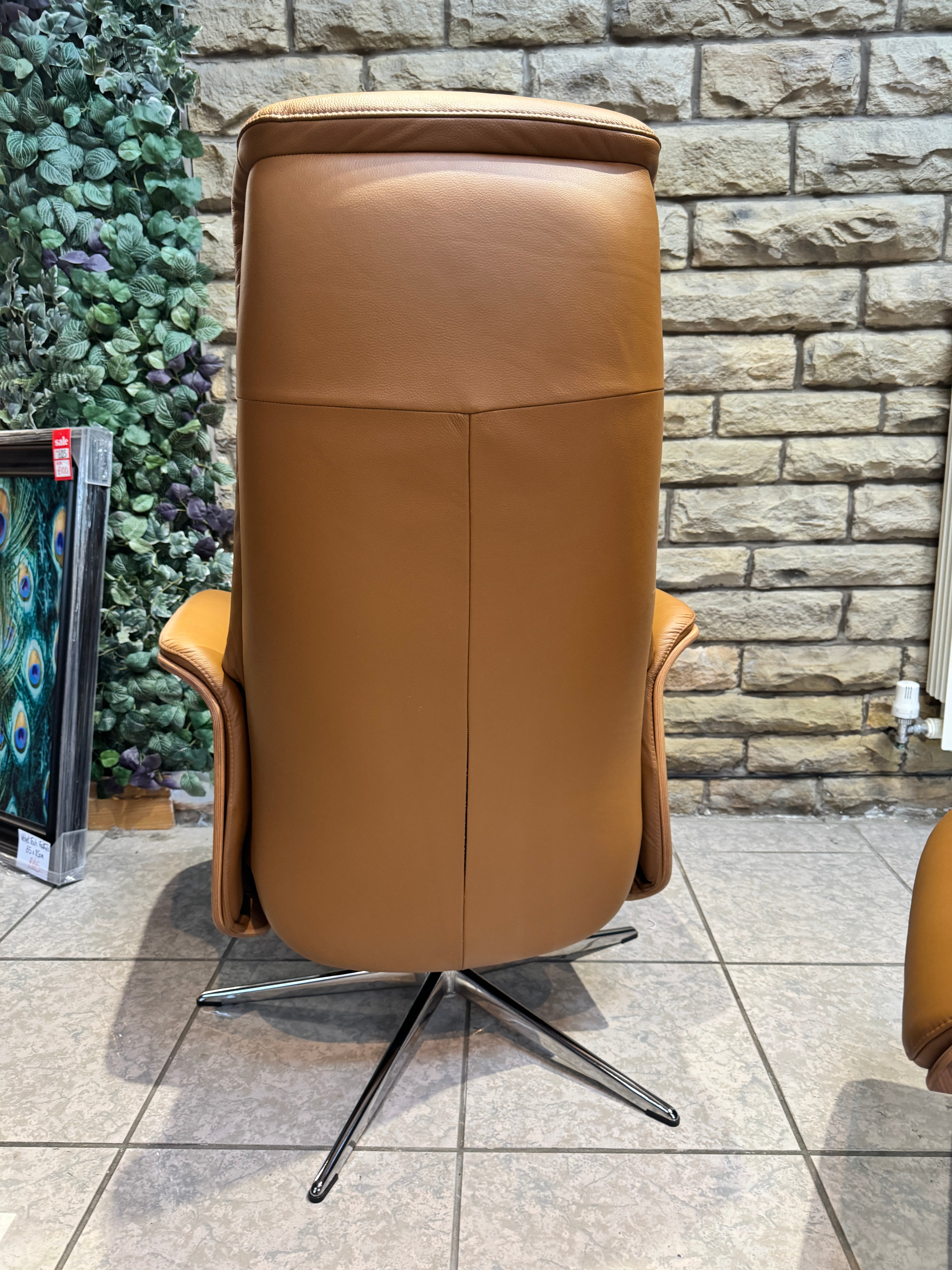 Skara manual reclining swivel chair & footstool in Texas Tan leather