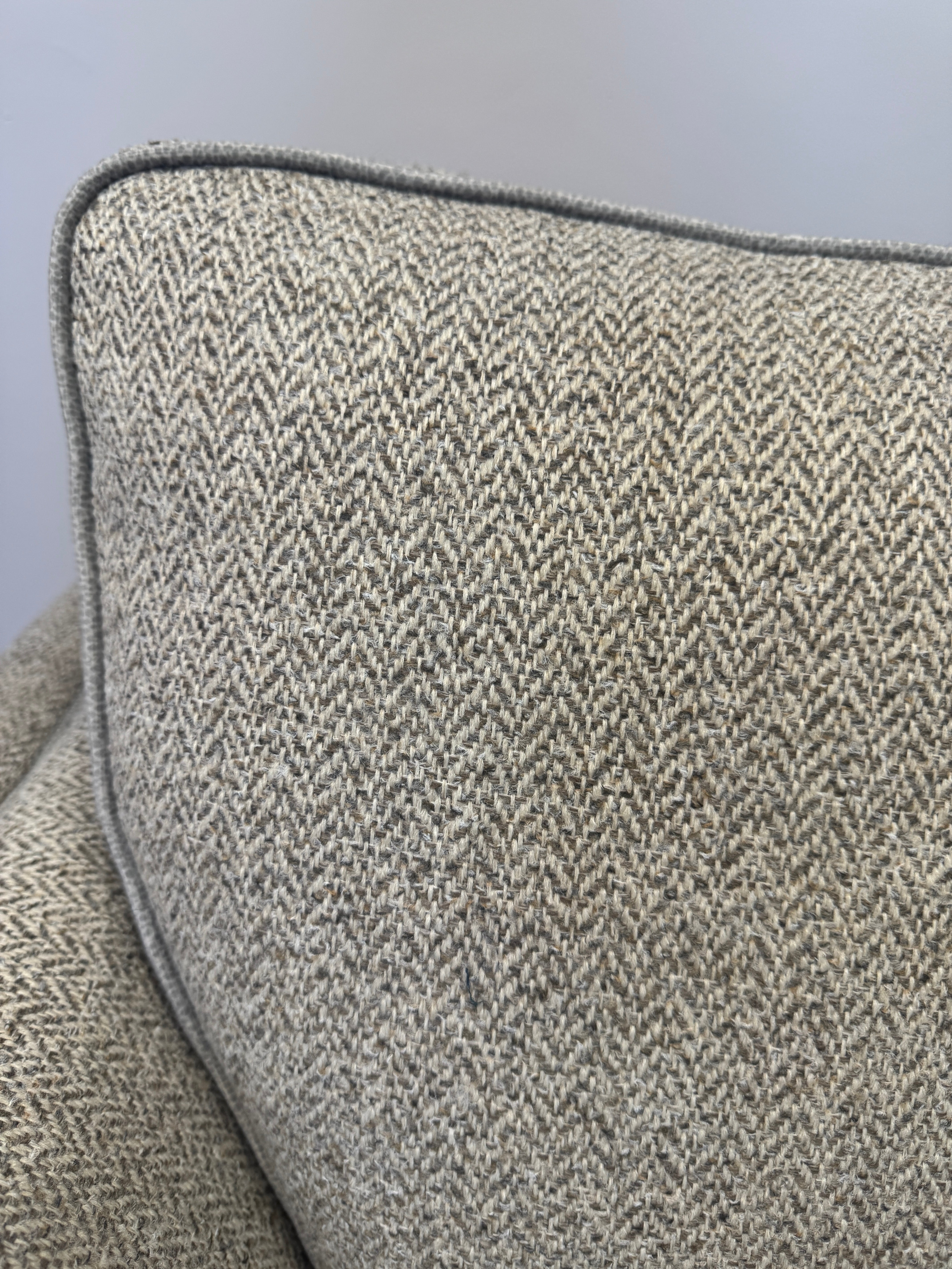 Parker Knoll Harlow 2 seater standard back sofa in Contour Smoke tweed fabric
