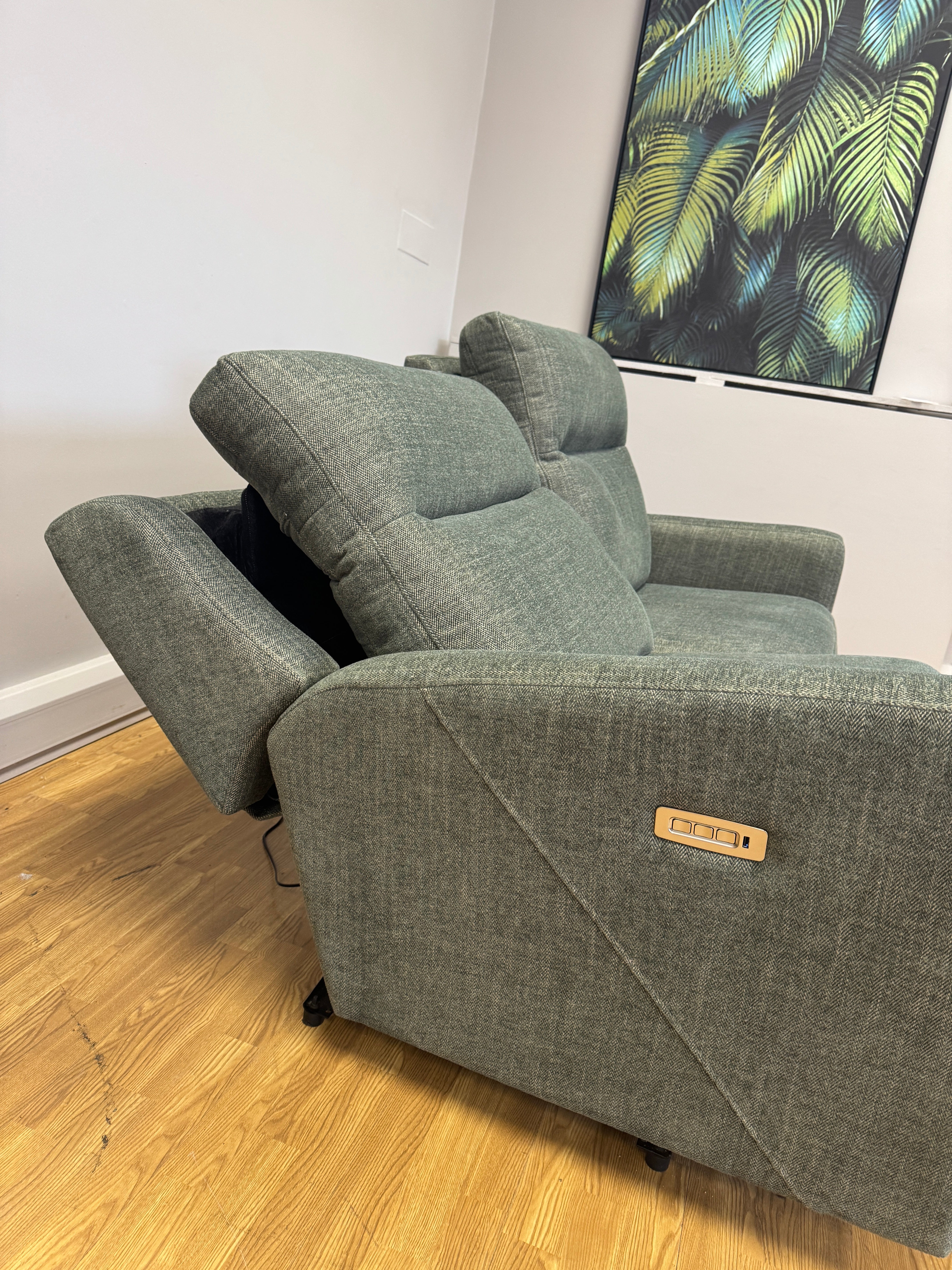 Parker Knoll Chicago split 3 seater electric reclining sofa with lumbar support in Green herringbone fabric