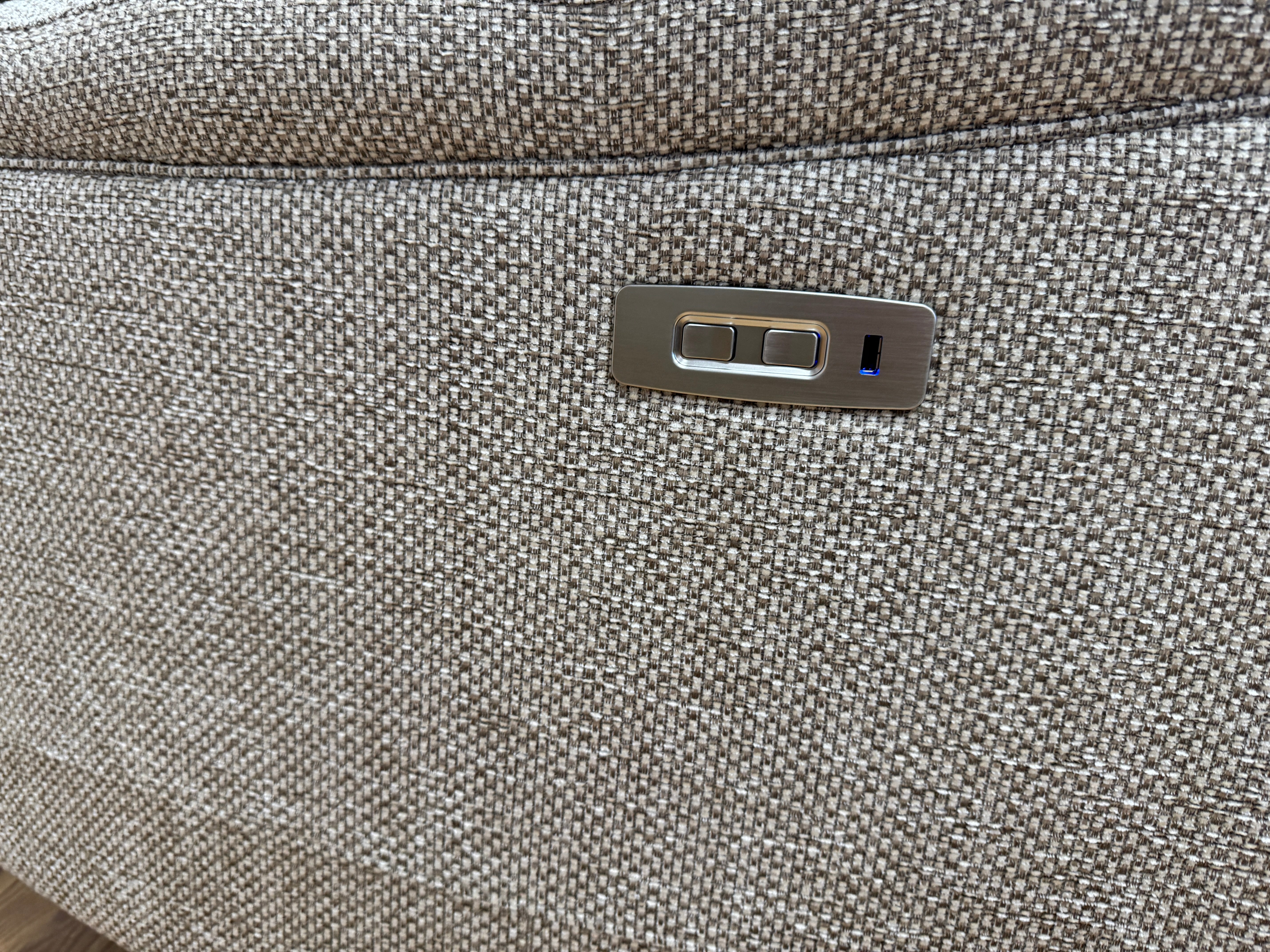 Parker Knoll Hudson large 2 seater electric reclining sofa in natural mix fabric