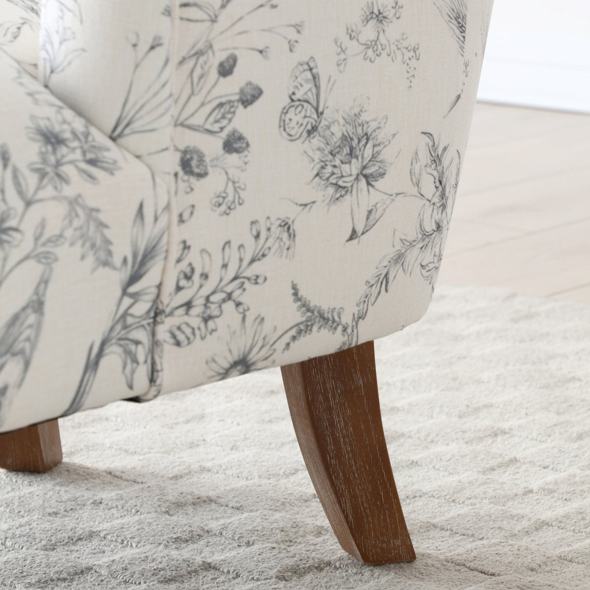 Bianca button back accent chair