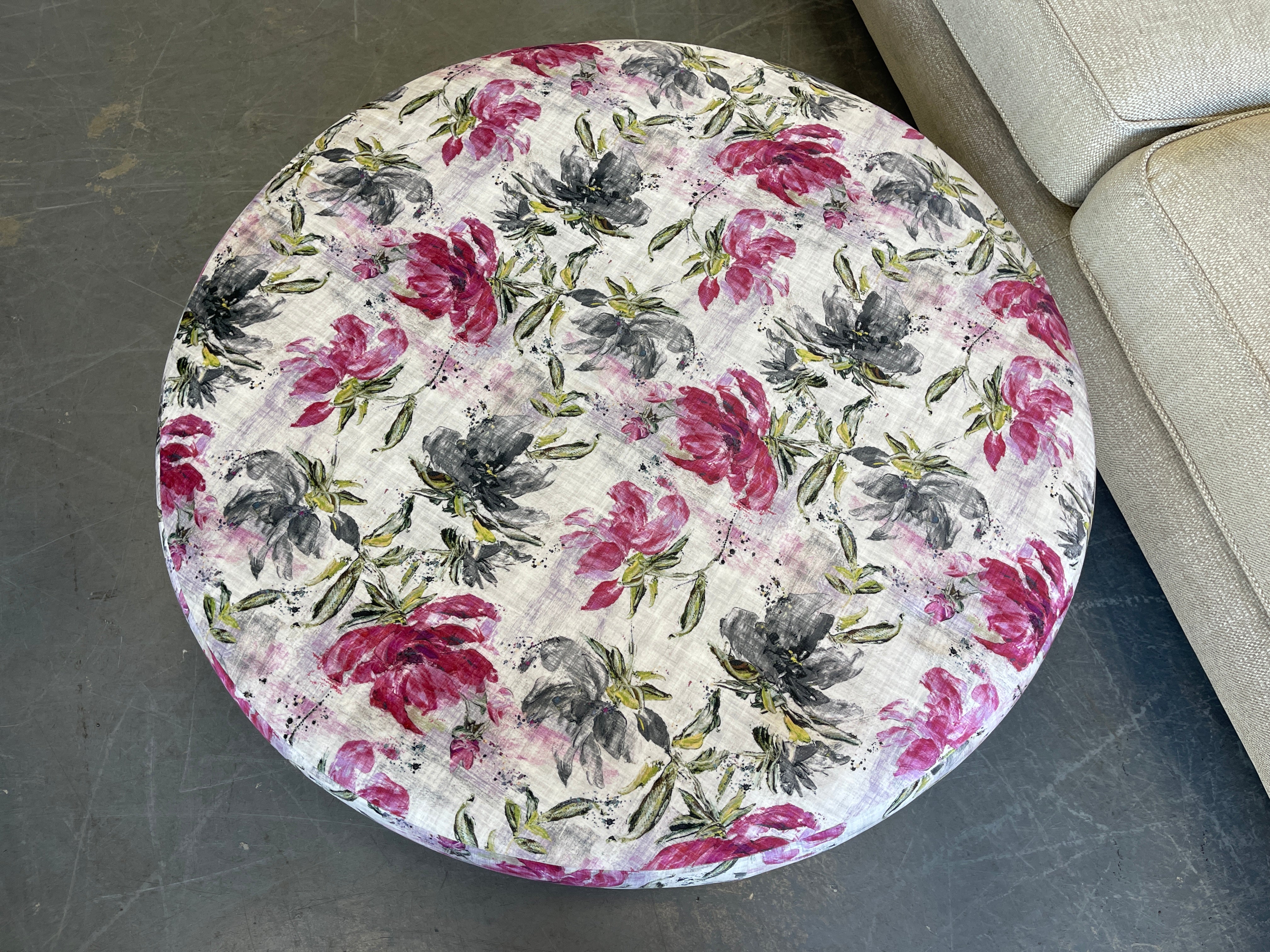 SOFOLOGY MAYA XL round footstool in floral velvet fabric